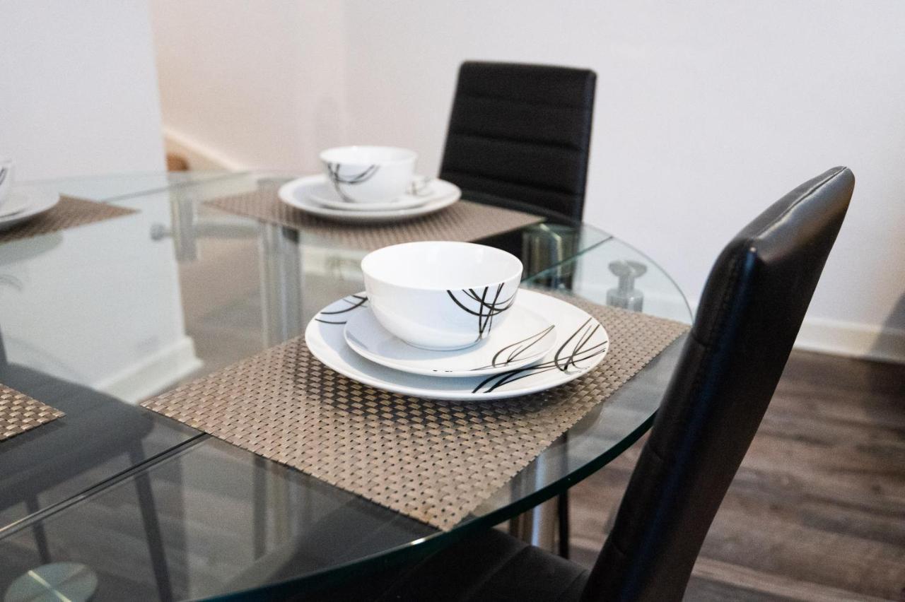 Parking, Smart Tv'S In All Rooms! Swansea Extérieur photo